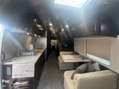 2020 Airstream Classic 30RB Twin, $ 88,999
