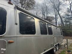 2020 Airstream Classic 30RB Twin, $ 88,999
