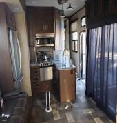 2016 Keystone Fuzion Chrome 420, $ 49,499