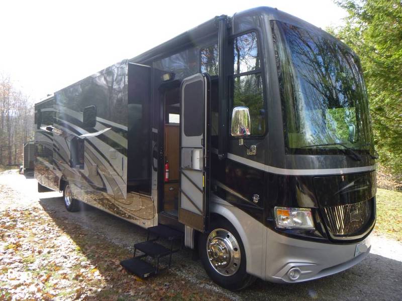 2016 Newmar Canyon Star 3755, $ 90,000