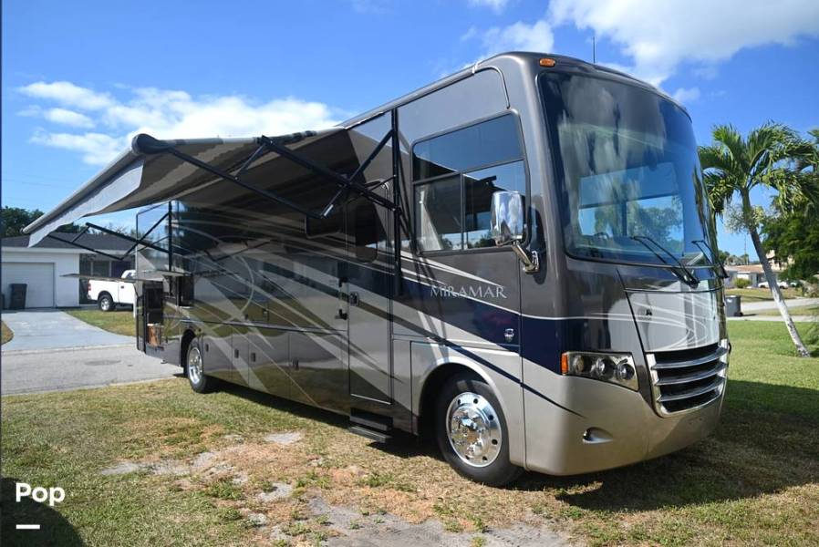 2014 Thor Motor Coach Miramar 34.2, $ 65,950