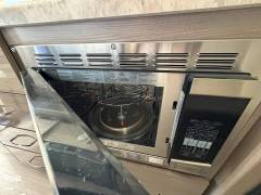 2022 Thor Motor Coach Tiburon 24FB, $ 139,600