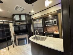 2017 Grand Design Momentum 350M, $ 53,400