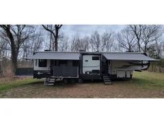 2017 Keystone Raptor 428SP, $ 66,700