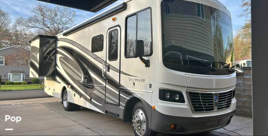 2017 Holiday Rambler Vacationer 33C, $ 75,000