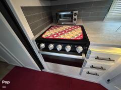 2021 Entegra Vision 29S, $ 70,000