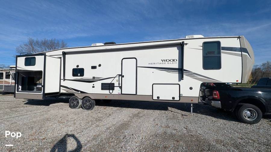2022 Forest River Wildwood Heritage Glen 356QB, $ 42,000