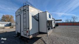 2022 Forest River Wildwood Heritage Glen 356QB, $ 42,000