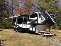 2021 Grand Design Momentum 376TH, $ 70,500