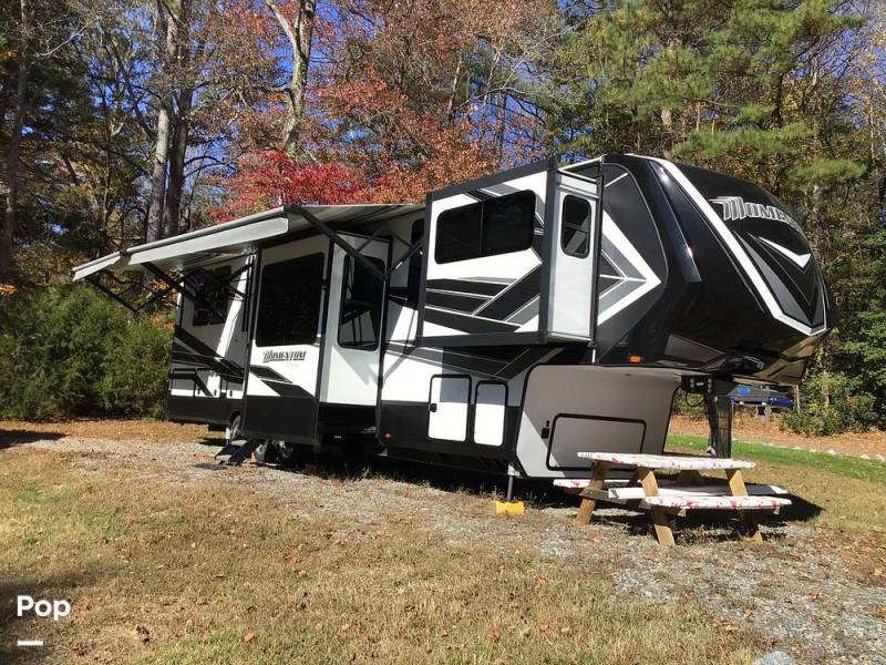2021 Grand Design Momentum 376TH, $ 70,500