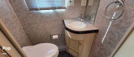 2005 Newmar Essex 4503 Westminster, $ 115,000