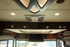 2020 Holiday Rambler Navigator 38K, $ 169,000
