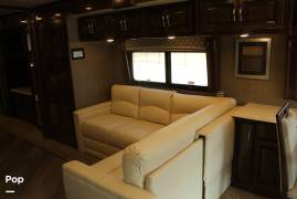 2020 Holiday Rambler Navigator 38K, $ 169,000