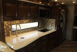 2020 Holiday Rambler Navigator 38K, $ 169,000