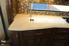 2020 Holiday Rambler Navigator 38K, $ 169,000