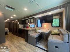 2018 Thor Motor Coach Hurricane 34J, $ 77,800