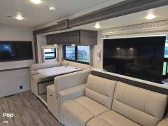 2023 Thor Motor Coach Miramar 35.2, $ 140,000