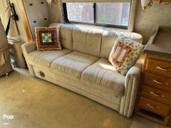 2004 Monaco Knight 38PDQ, $ 35,000