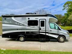 2019 Dynamax Isata 3 24FW Mercedes, $ 69,000