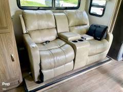 2019 Dynamax Isata 3 24FW Mercedes, $ 69,000