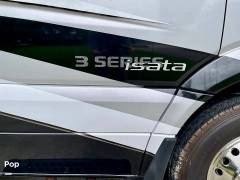 2019 Dynamax Isata 3 24FW Mercedes, $ 69,000