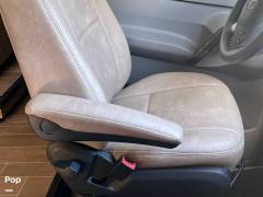 2019 Dynamax Isata 3 24FW Mercedes, $ 69,000