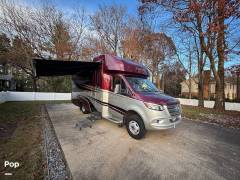 2021 Tiffin Wayfarer 25RW, $ 99,000