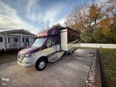 2021 Tiffin Wayfarer 25RW, $ 99,000