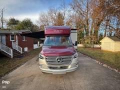 2021 Tiffin Wayfarer 25RW, $ 99,000