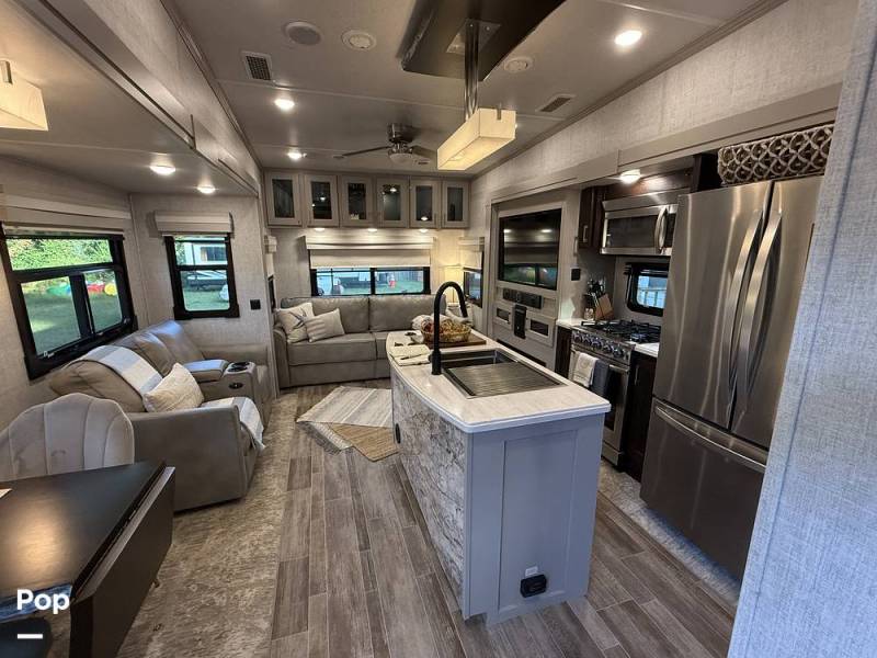 2021 Palomino Columbus 382FB, $ 65,500