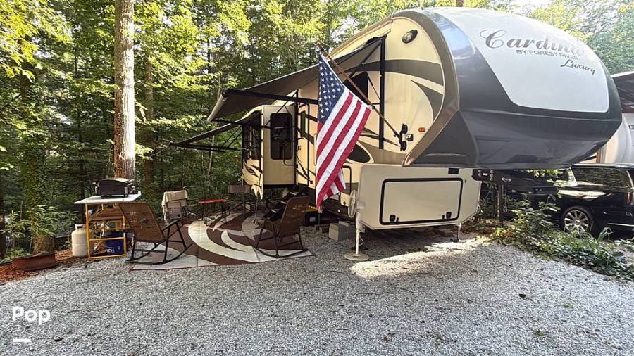 2019 Forest River Cardinal 3250RLX, $ 42,900