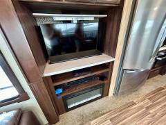 2019 Forest River Cardinal 3250RLX, $ 42,900