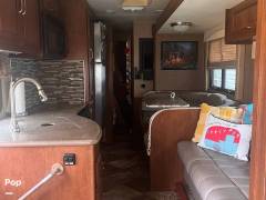 2015 Coachmen Mirada 35BH, $ 50,000