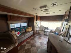 2015 Coachmen Mirada 35BH, $ 50,000