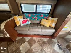 2015 Coachmen Mirada 35BH, $ 50,000