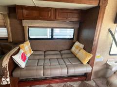 2015 Coachmen Mirada 35BH, $ 50,000