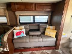 2015 Coachmen Mirada 35BH, $ 50,000