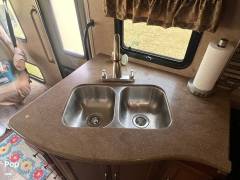 2015 Coachmen Mirada 35BH, $ 50,000