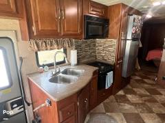 2015 Coachmen Mirada 35BH, $ 50,000