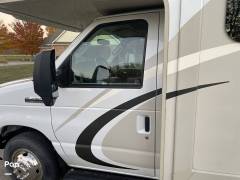 2018 Thor Motor Coach Chateau 31W, $ 61,250