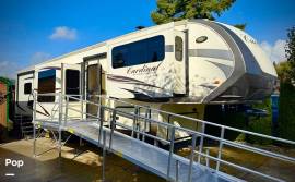 2018 Forest River Cardinal 3825FL, $ 39,500