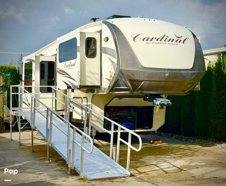 2018 Forest River Cardinal 3825FL, $ 39,500