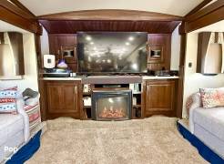 2018 Forest River Cardinal 3825FL, $ 39,500