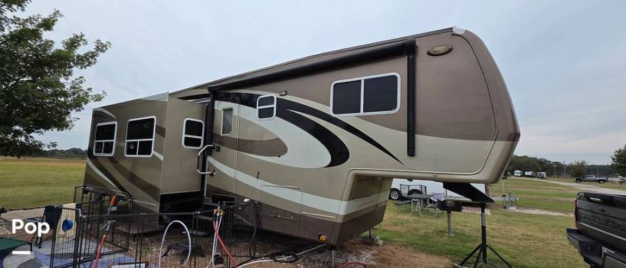 2011 New Horizons MotoMover F39TYSS, $ 19,000