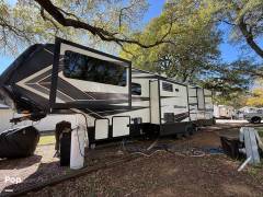 2020 Grand Design Momentum 376TH, $ 72,000