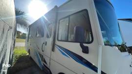 2019 Winnebago Sunstar 29VE, $ 72,000