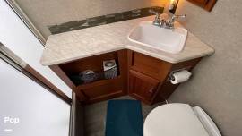 2019 Winnebago Sunstar 29VE, $ 72,000