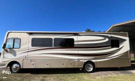 2017 Fleetwood Bounder 34T, $ 65,000