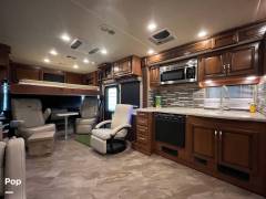 2017 Fleetwood Bounder 34T, $ 65,000
