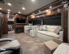 2017 Fleetwood Bounder 34T, $ 65,000